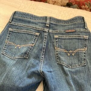 Ladies wrangler Q baby  straight leg jeans